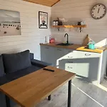 Nad Jeziorem Kamien Kamp alanı