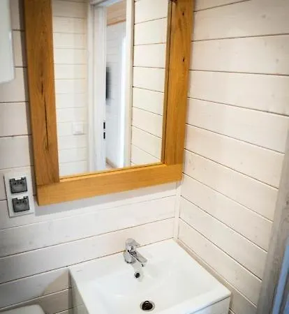 Nad Jeziorem Kamień Kemping