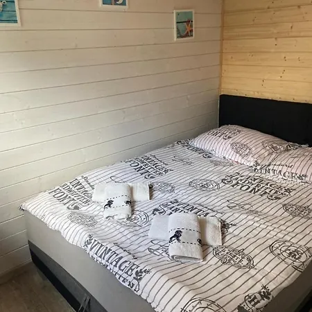 Nad Jeziorem Kamien 2a Campsite