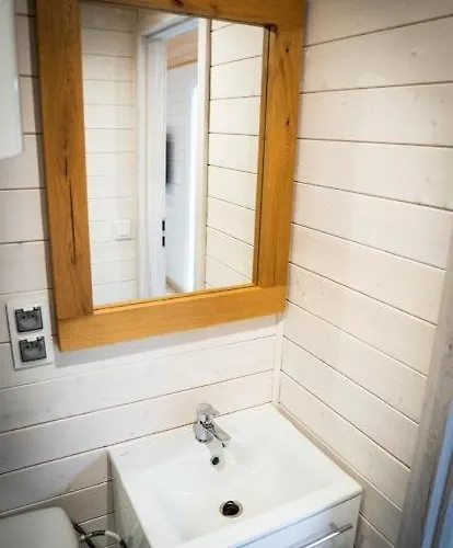 Nad Jeziorem Kamien Camping